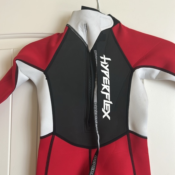 New kids wetsuit - Picture 2 of 4